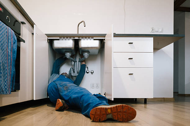 Professional Leak Detection technician working in Sallisaw, OK